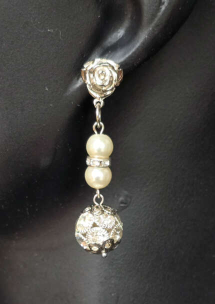 Brinco pérola e strass
